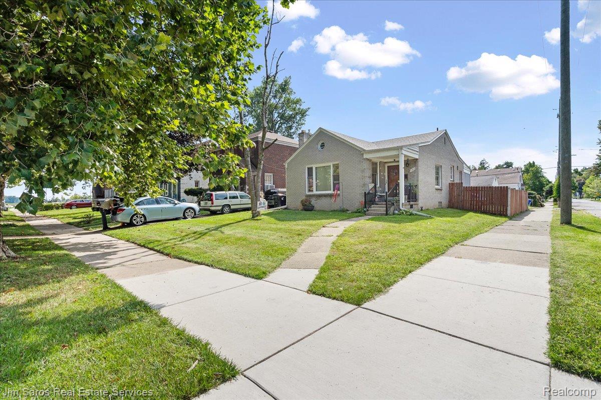 193, Lakewood, Detroit, Michigan, 48215