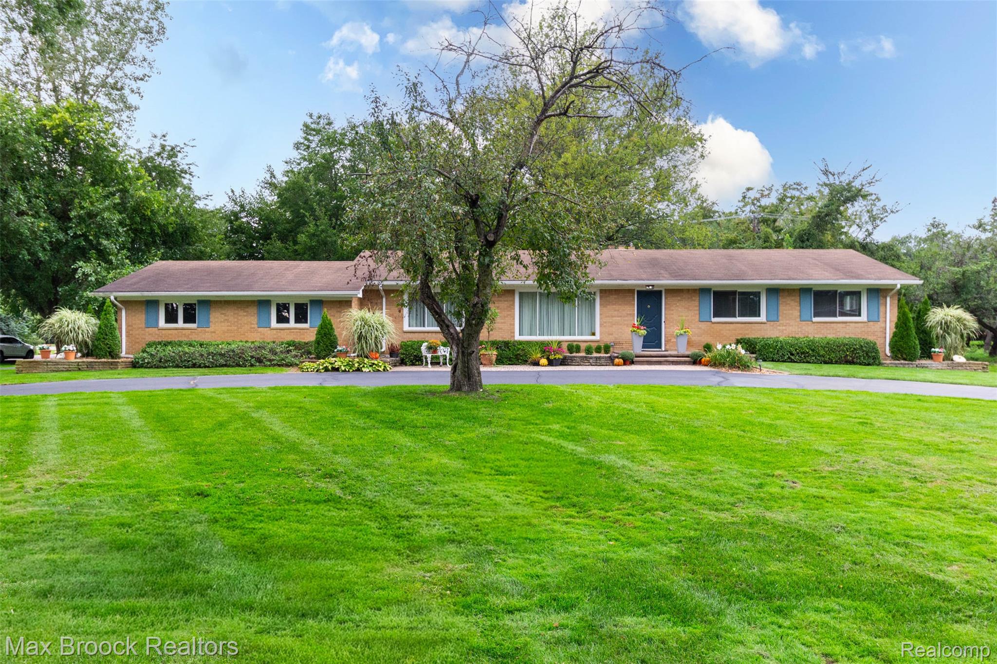 28513, Kalong, Southfield, Michigan, 48034