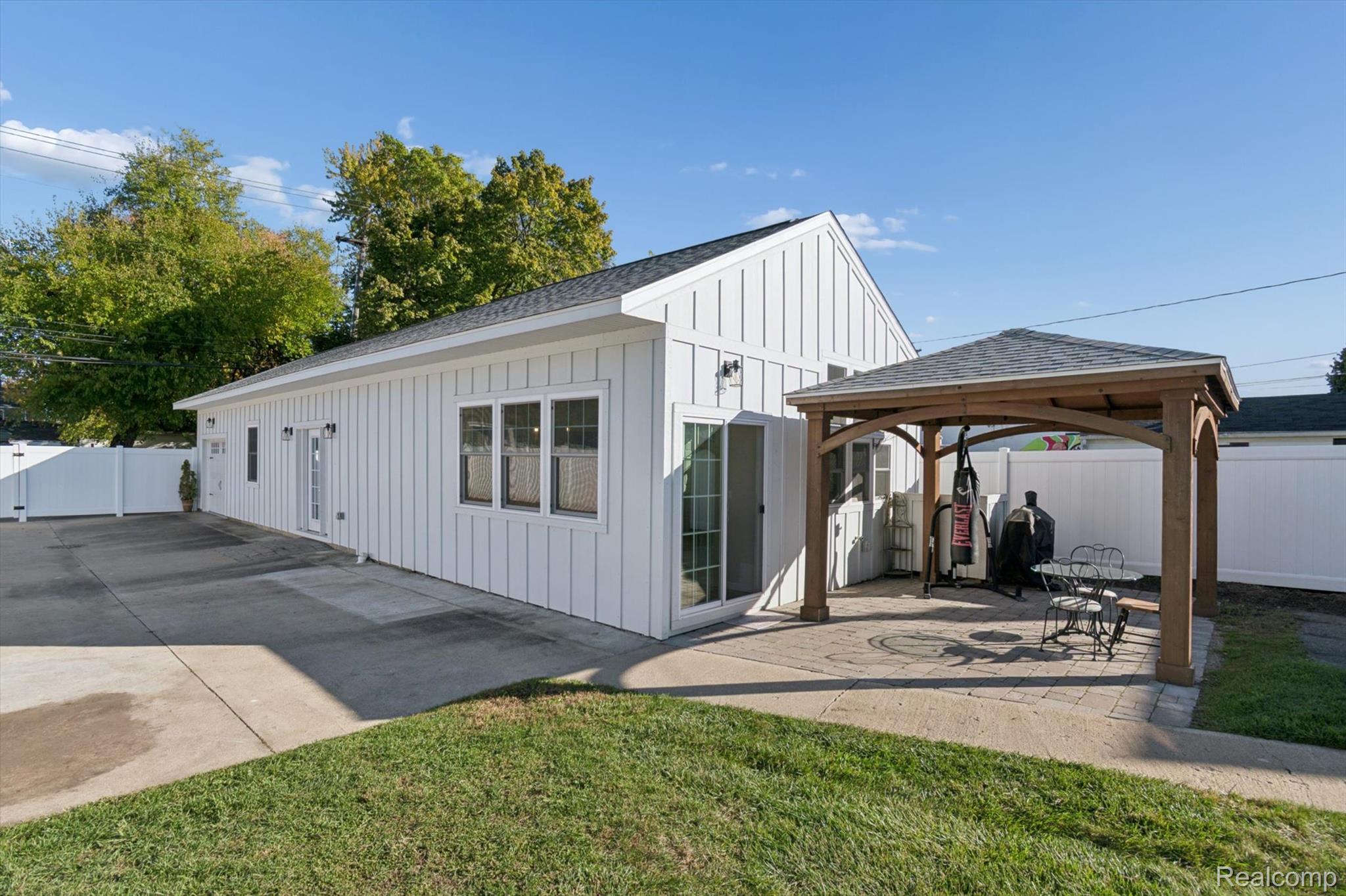 129, South, Belleville, Michigan, 48111