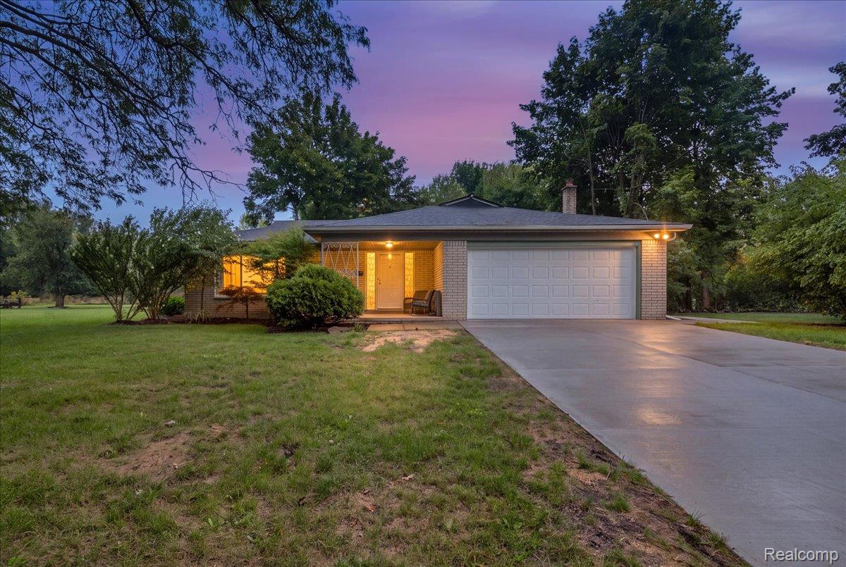 19230, Red Maple, Southfield, Michigan, 48076