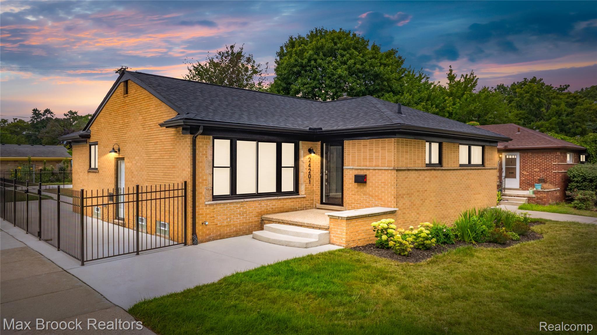 24201, Oneida, Oak Park, Michigan, 48237