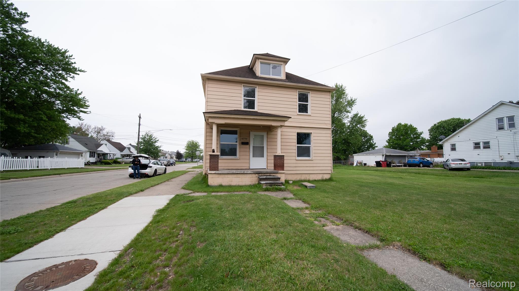 16758, Frazho, Roseville, Michigan, 48066