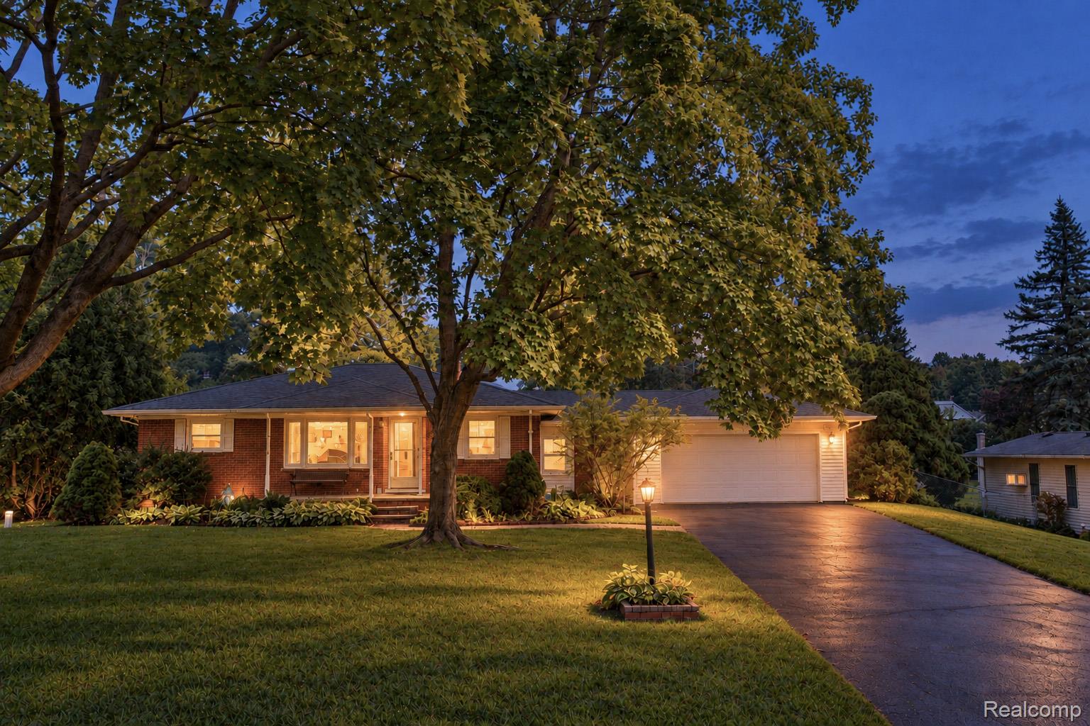 2627, Holland, Lake Orion, Michigan, 48360
