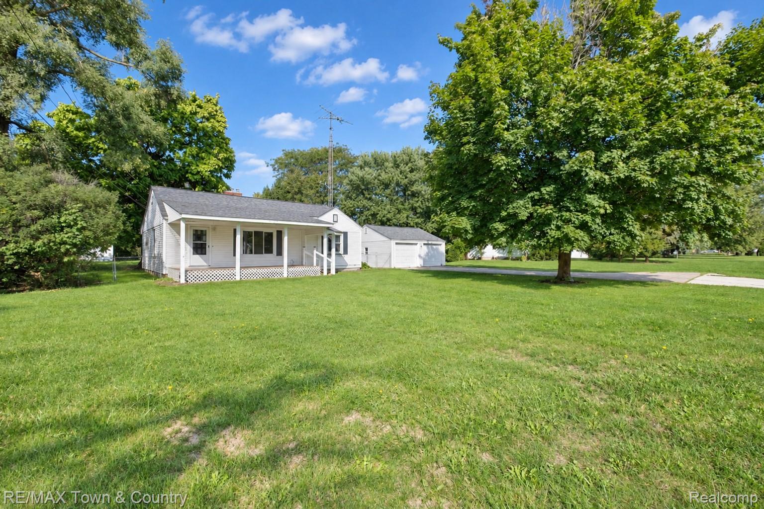 300, Elms, Flushing, Michigan, 48433