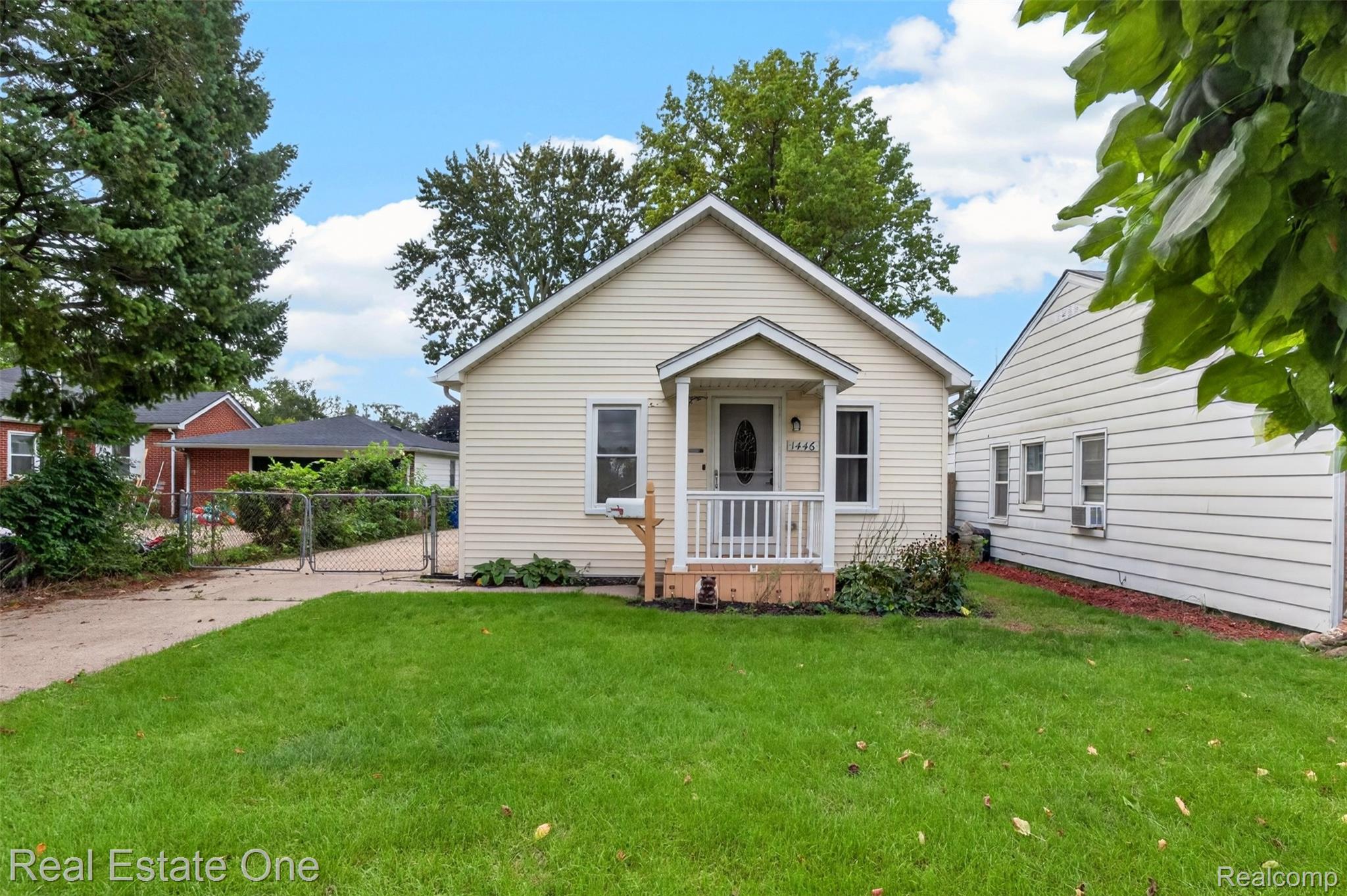 1446, Meyers, Hazel Park, Michigan, 48030