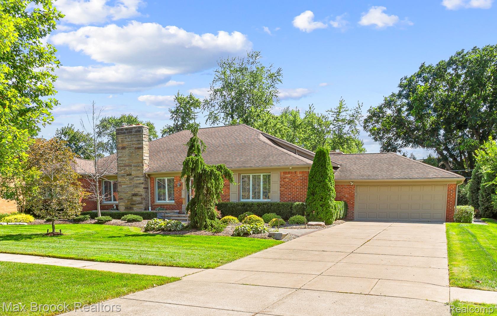 18639, Warwick, Beverly Hills, Michigan, 48025
