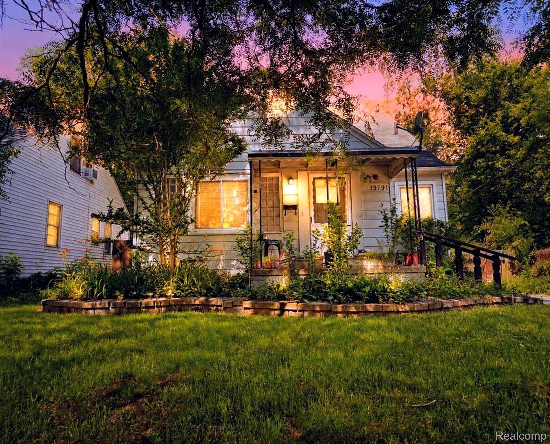 19791, Greenview, Detroit, Michigan, 48219