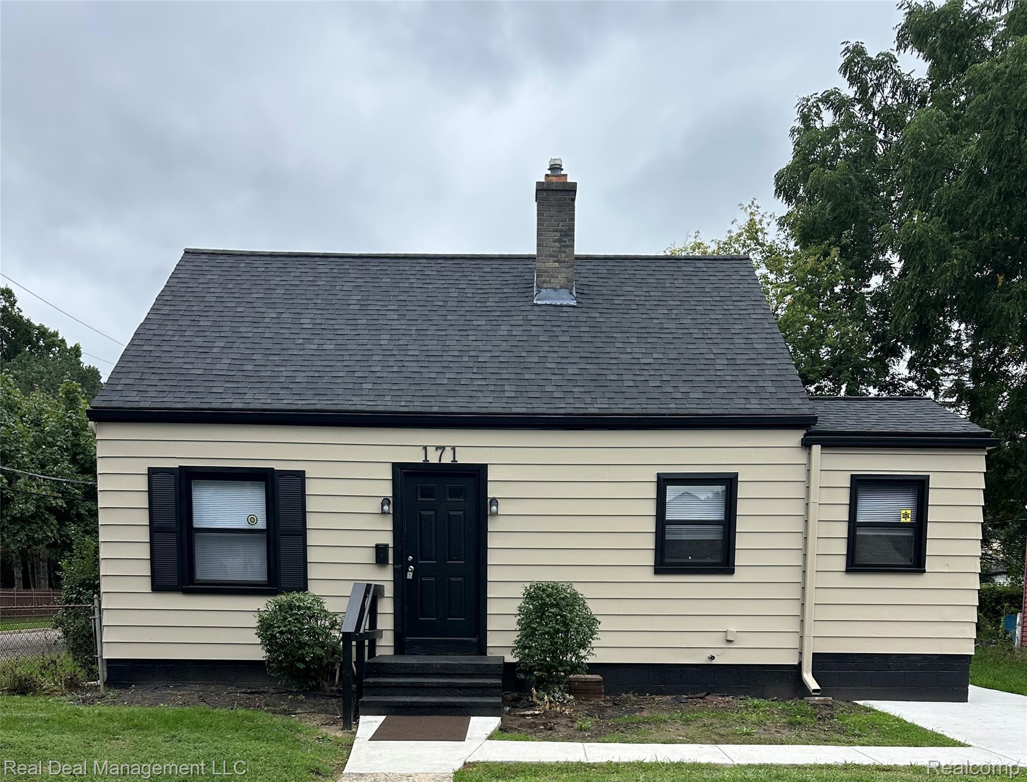 171, Bassett, Pontiac, Michigan, 48341