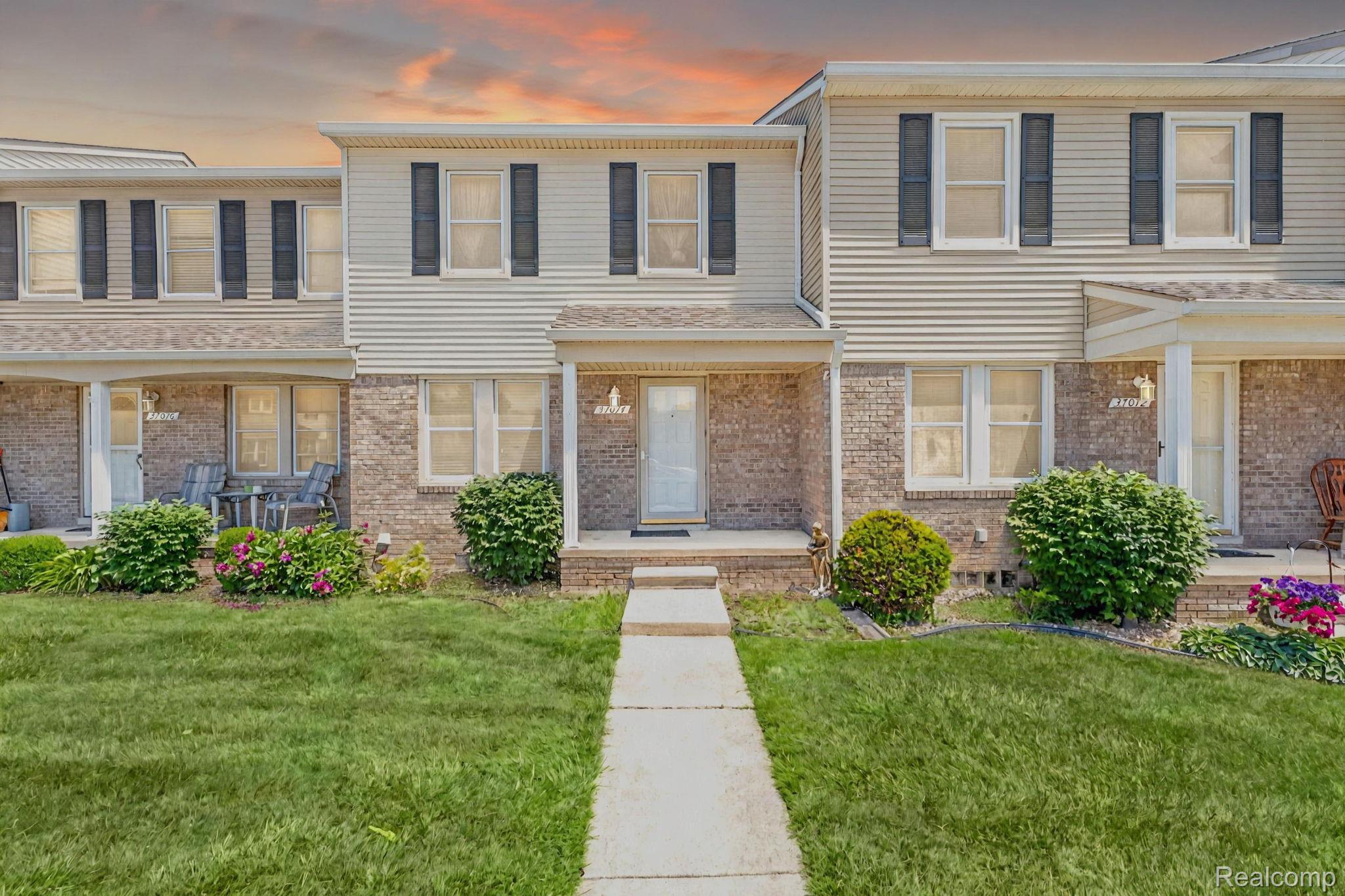 37074, Brynford, Clinton Township, Michigan, 48036