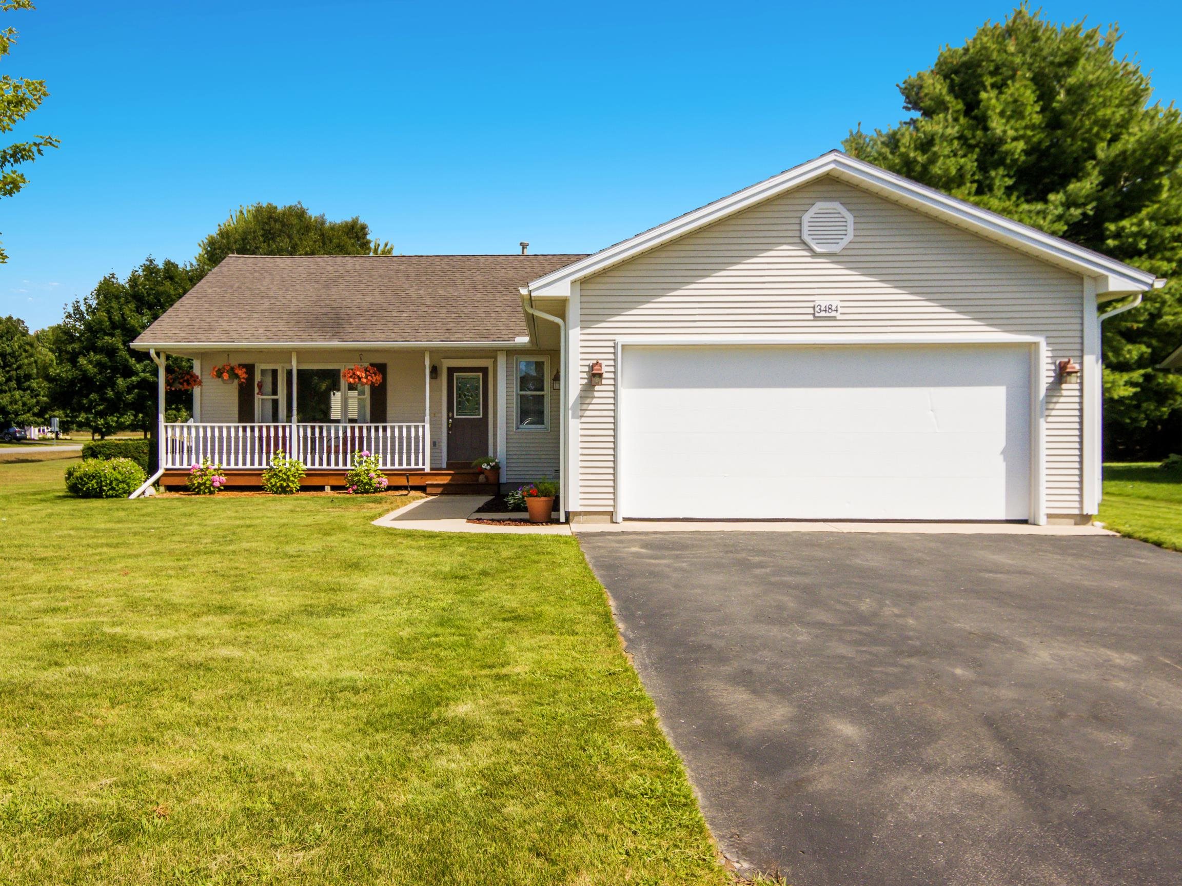 3484 E Colonial