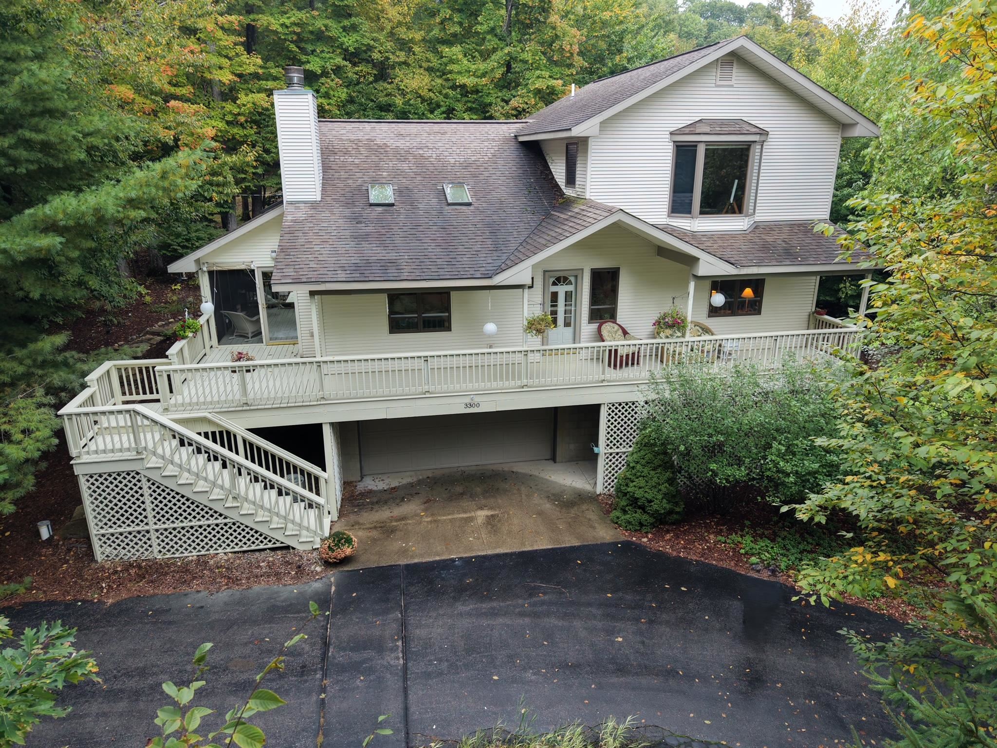 3300 W Trumbull