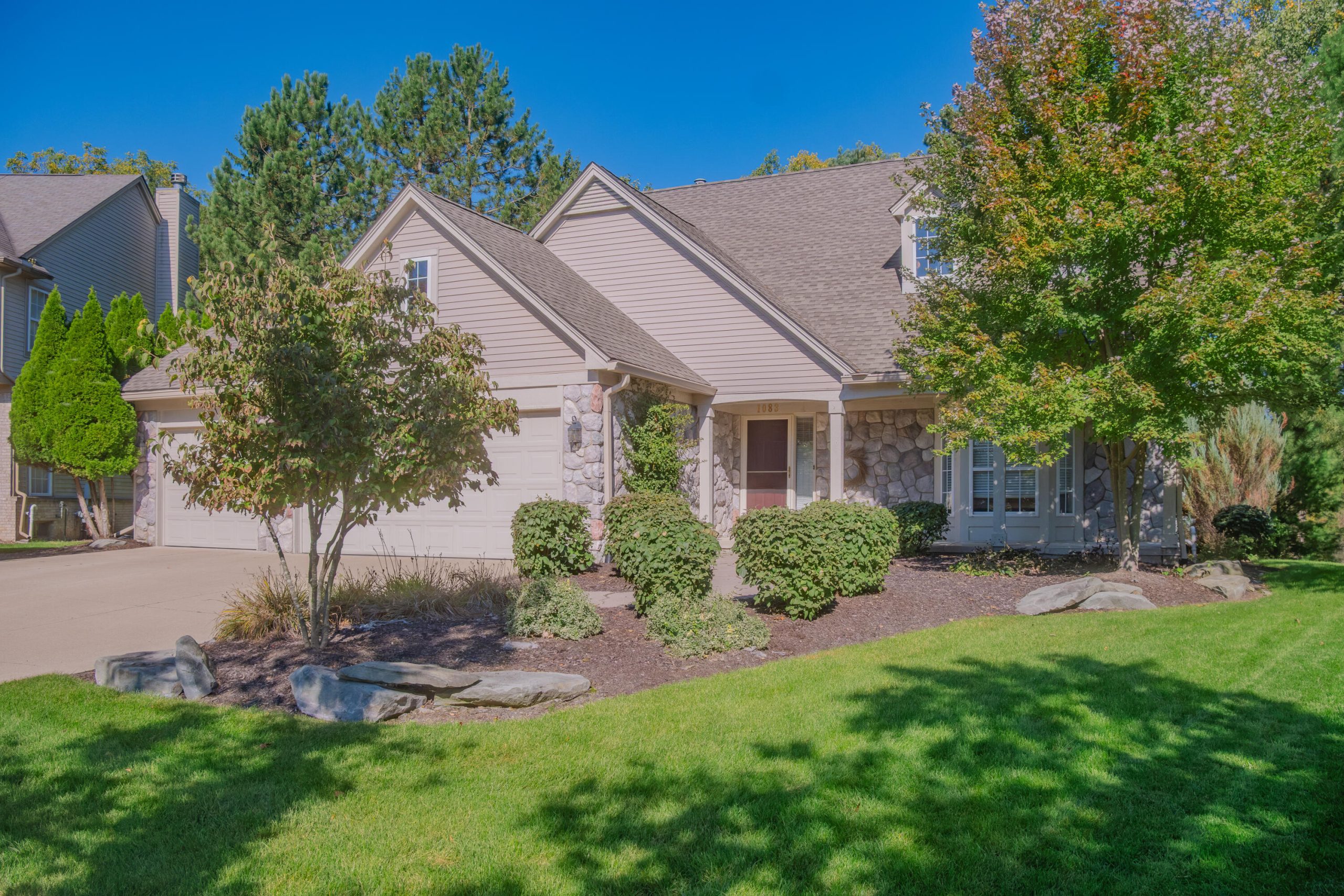 1083 Chestnut Lane