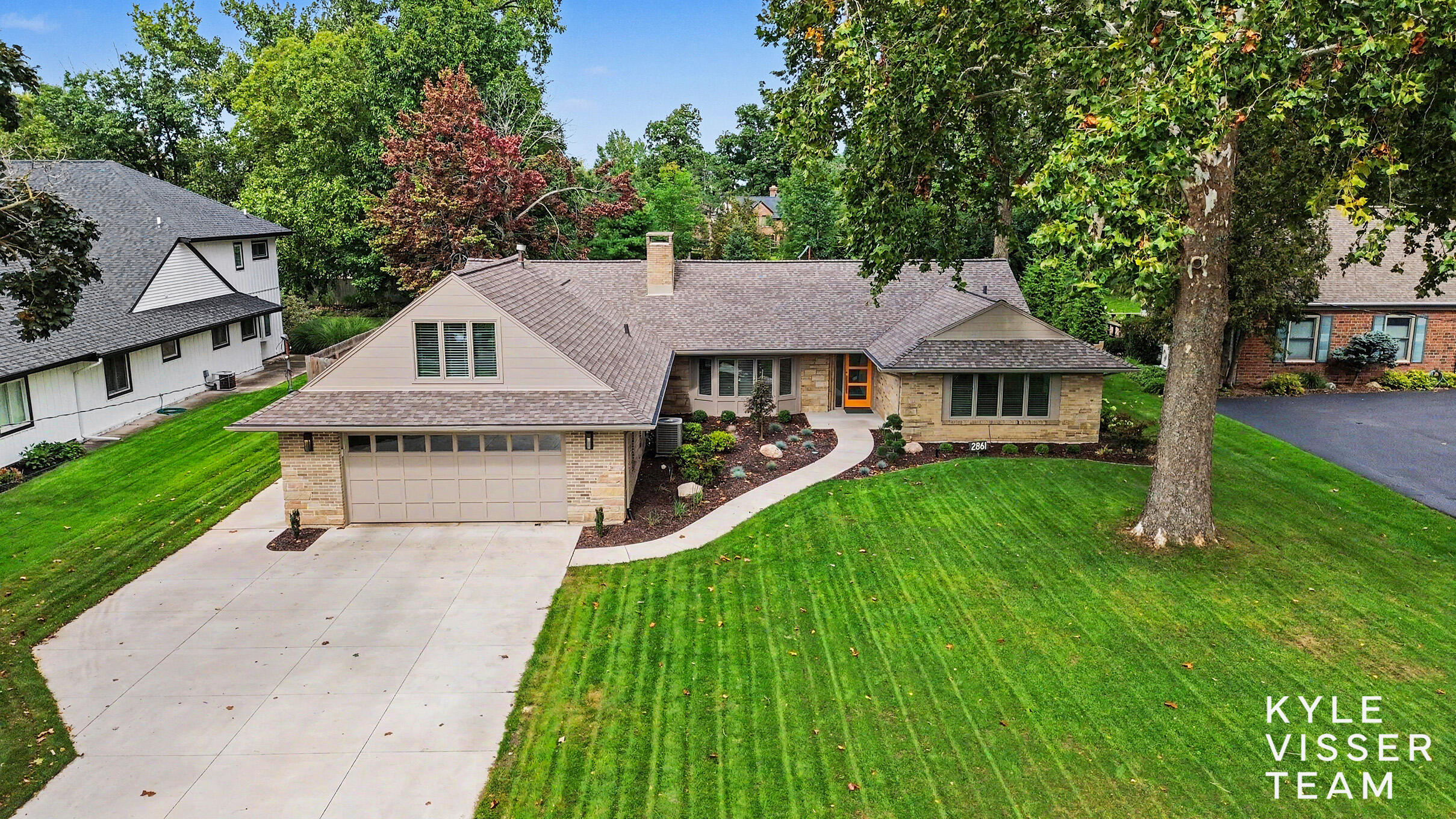 2861 Woodcliff Circle SE