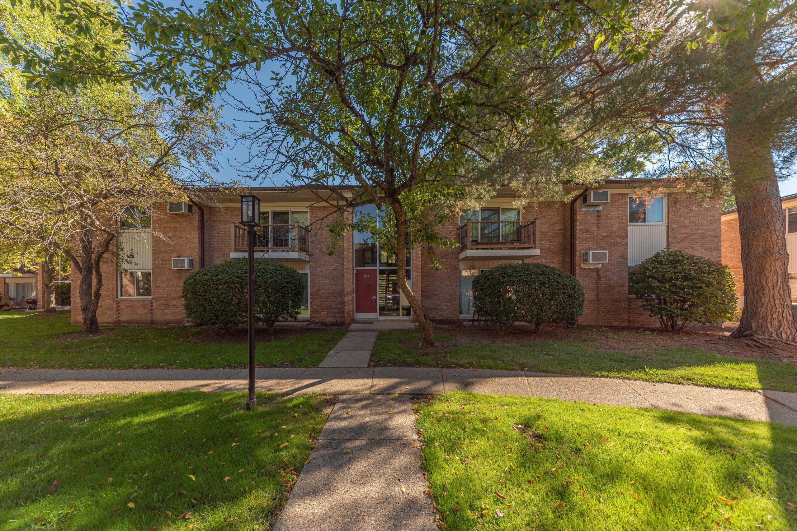 1213 Island Drive Unit: 201