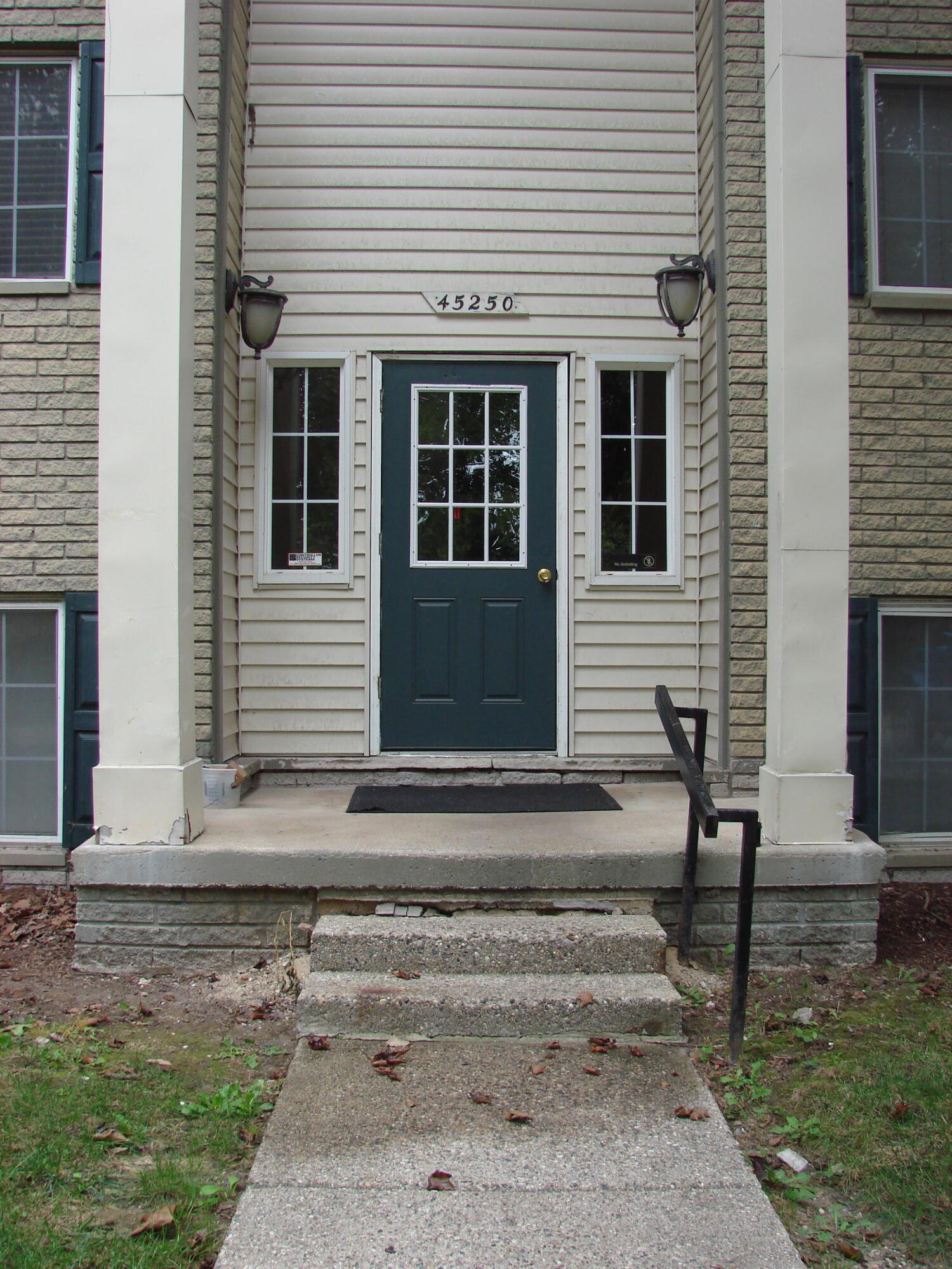 45250 Keding Street Unit: 303