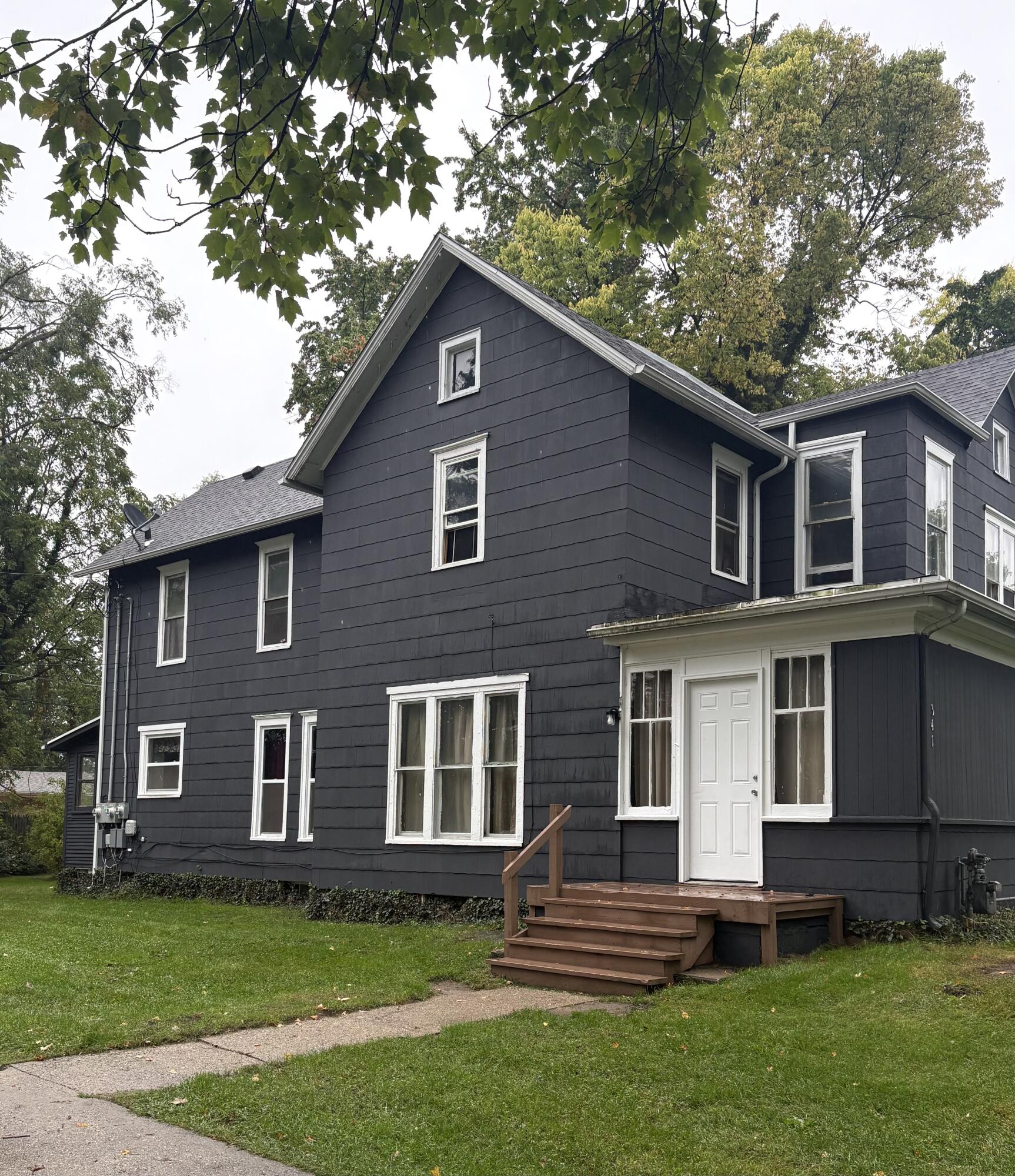 341 E Napier Avenue