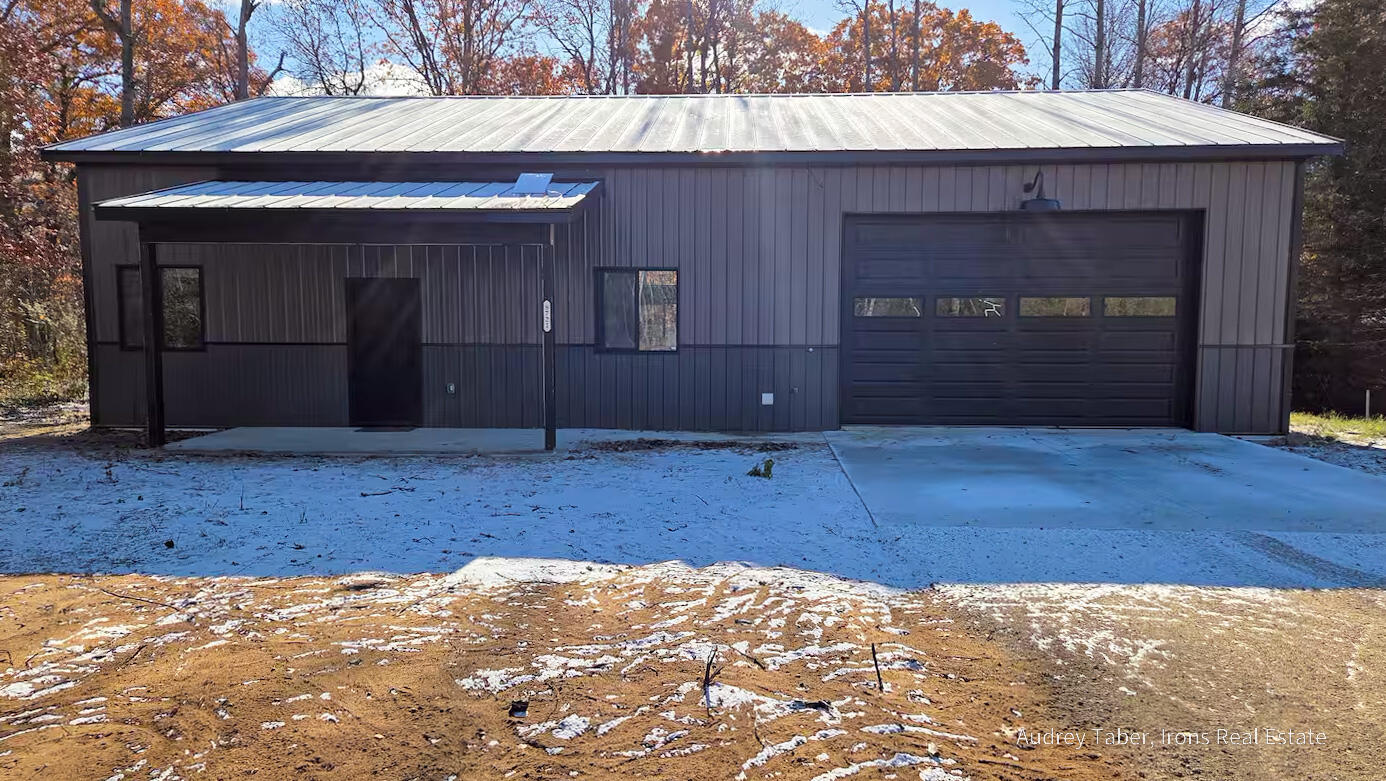 8721 W 48 Road