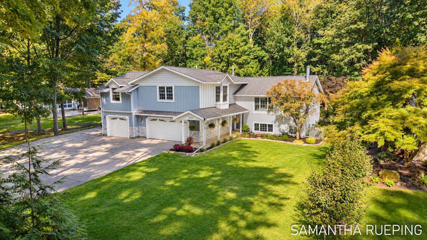 1571 Waukazoo Drive