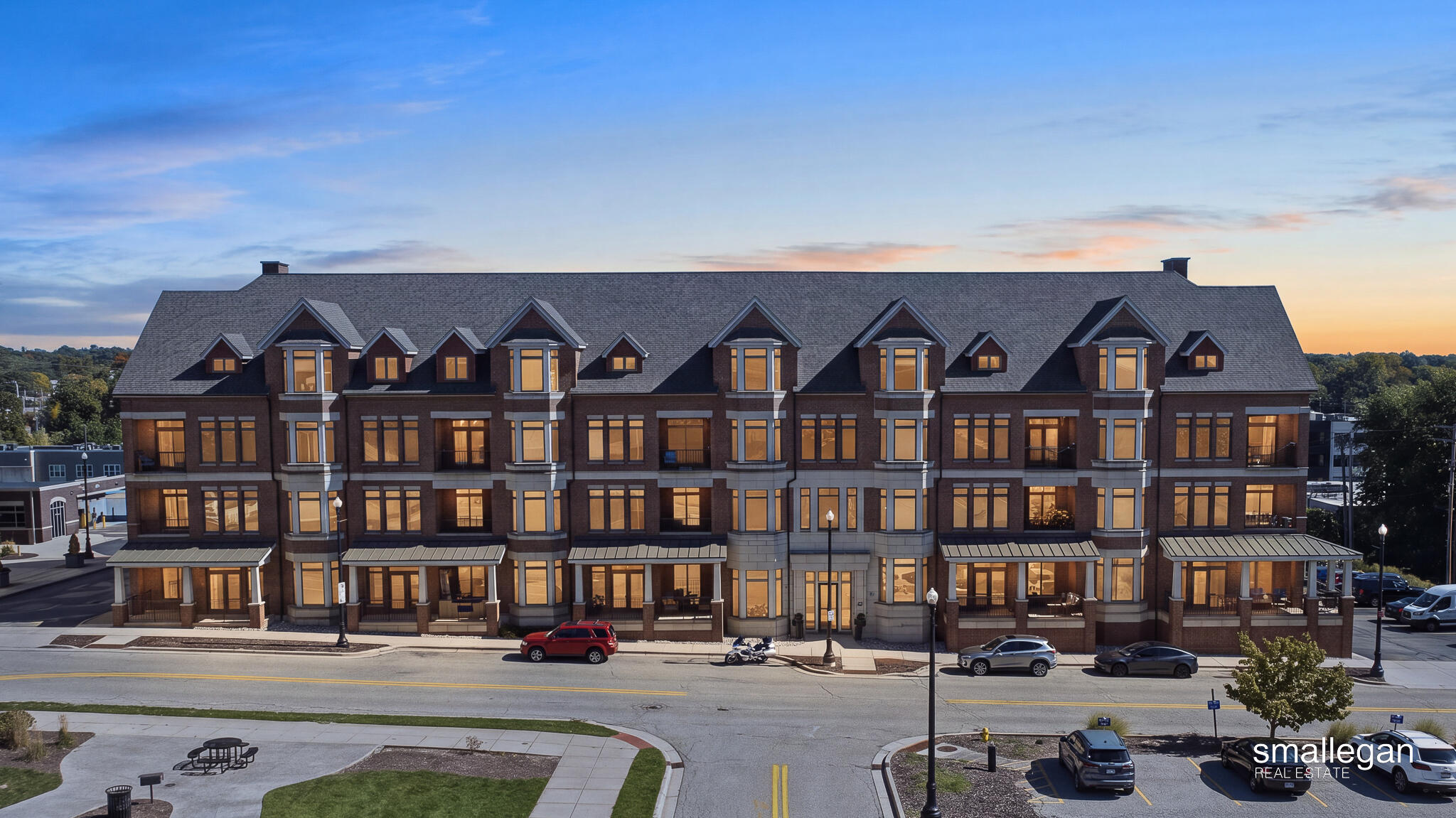 430 Union Avenue NE Unit: 208