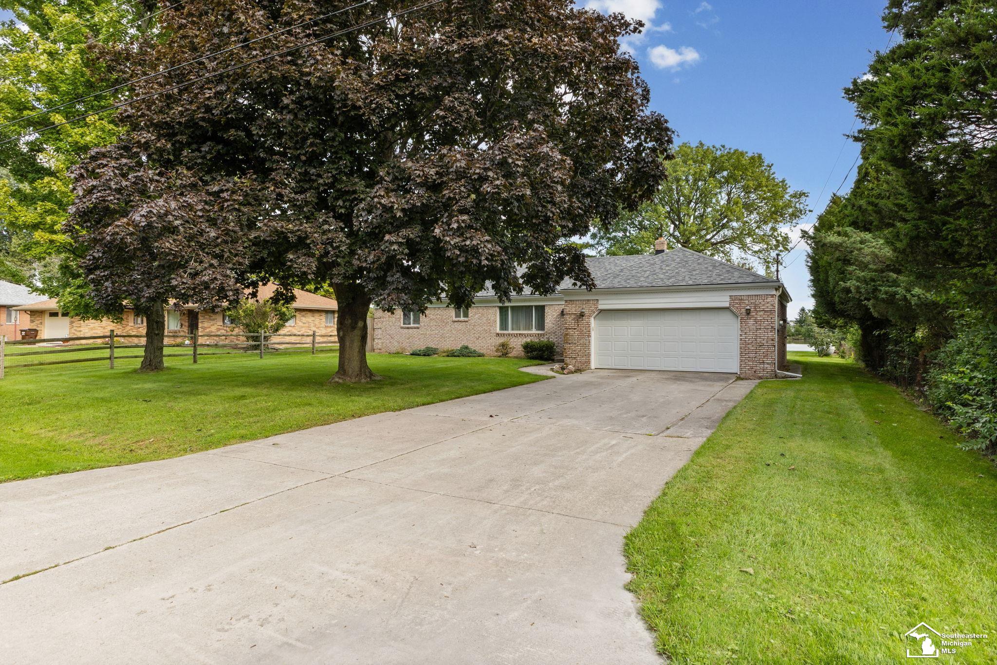 6367 Grandview DR