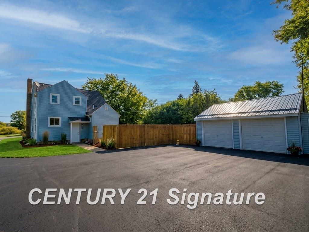 3244 S Center RD