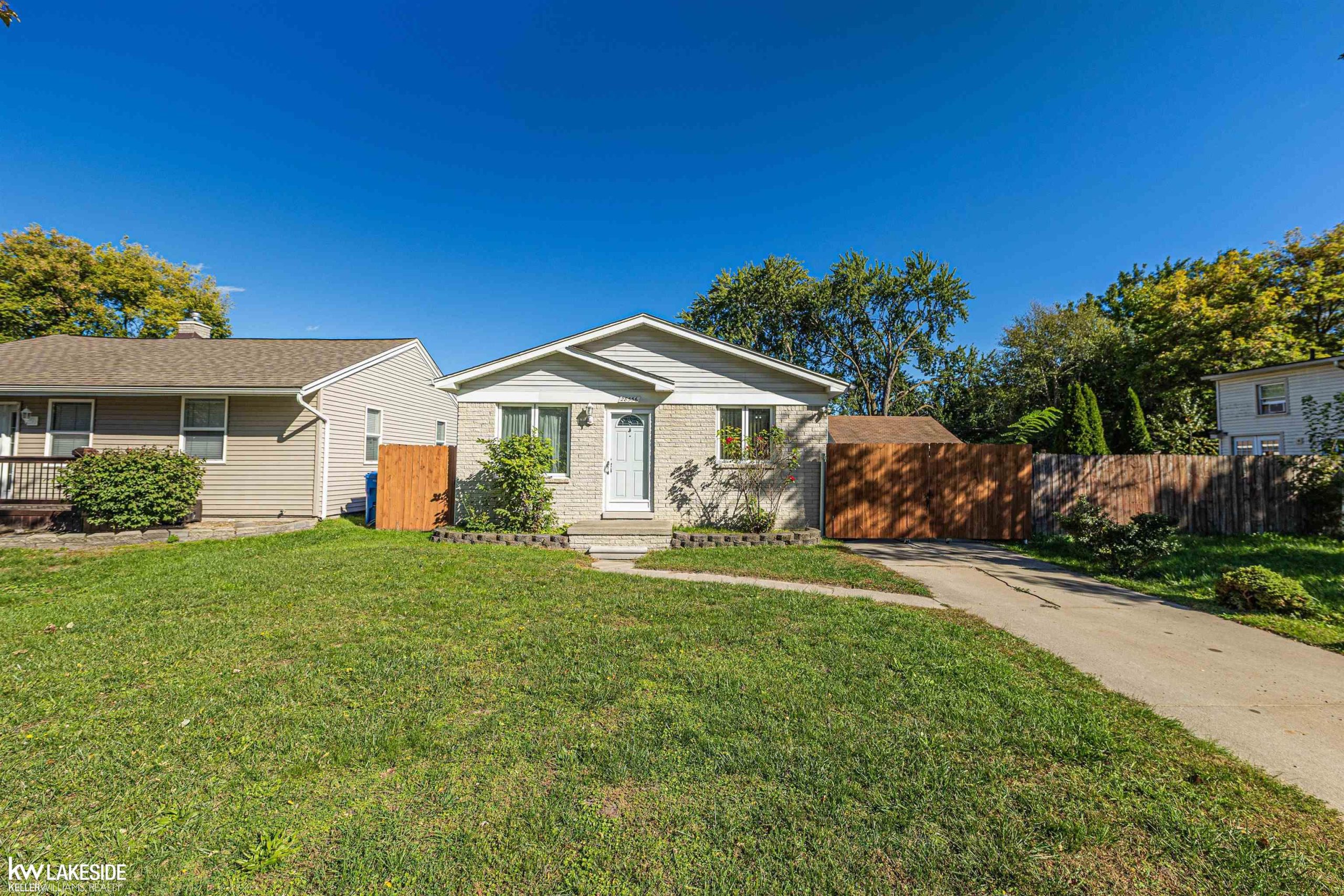 28556 Wexford DR