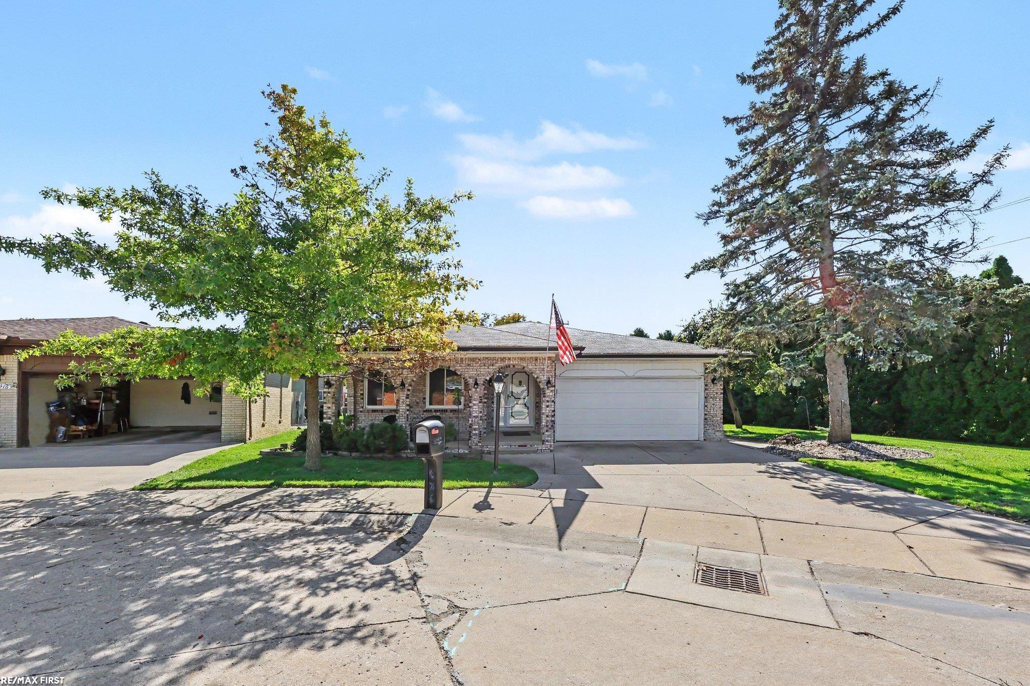 16306 E Hill DR