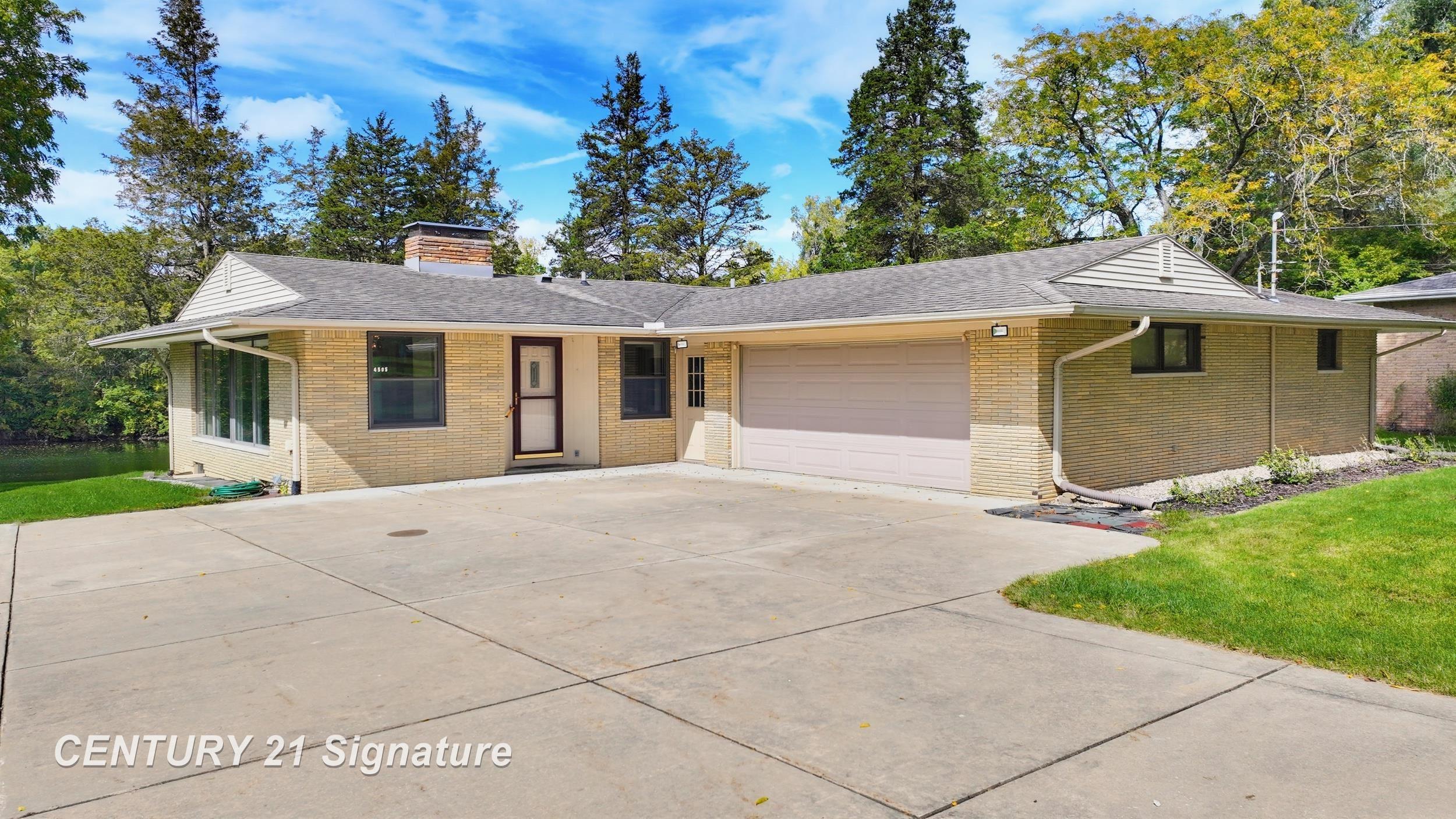4505 Cedardale