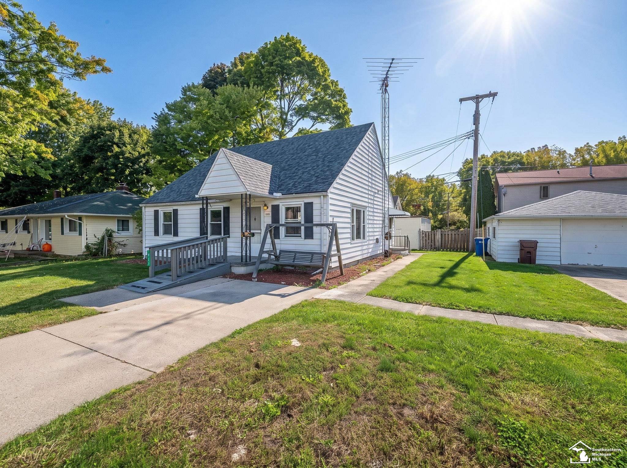 6139 Goddard RD