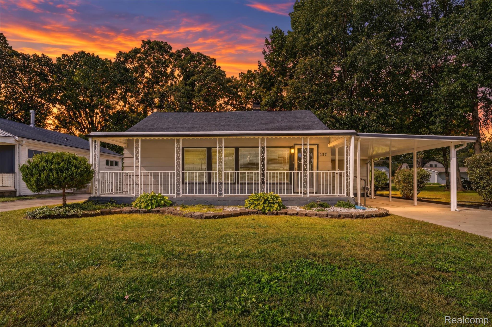 137, Parent, Westland, Michigan, 48185