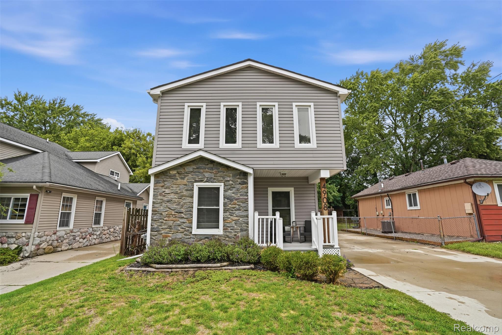4908, Lakeview, West Bloomfield, Michigan, 48324