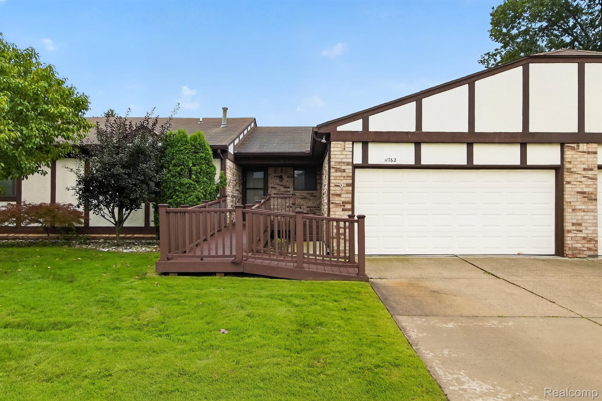 11762, Dorothy, Warren, Michigan, 48093