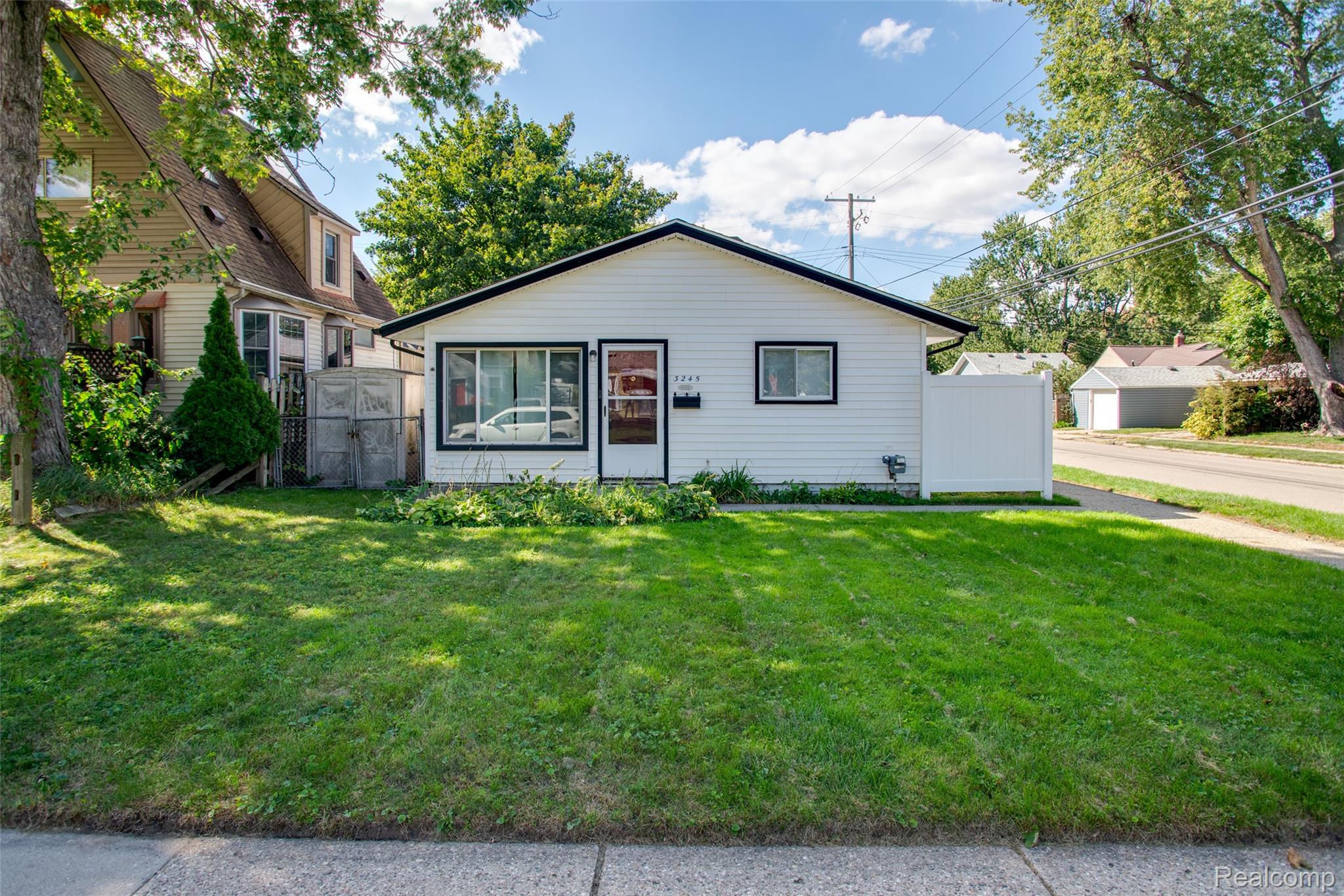 3245, Kenwood, Ferndale, Michigan, 48220