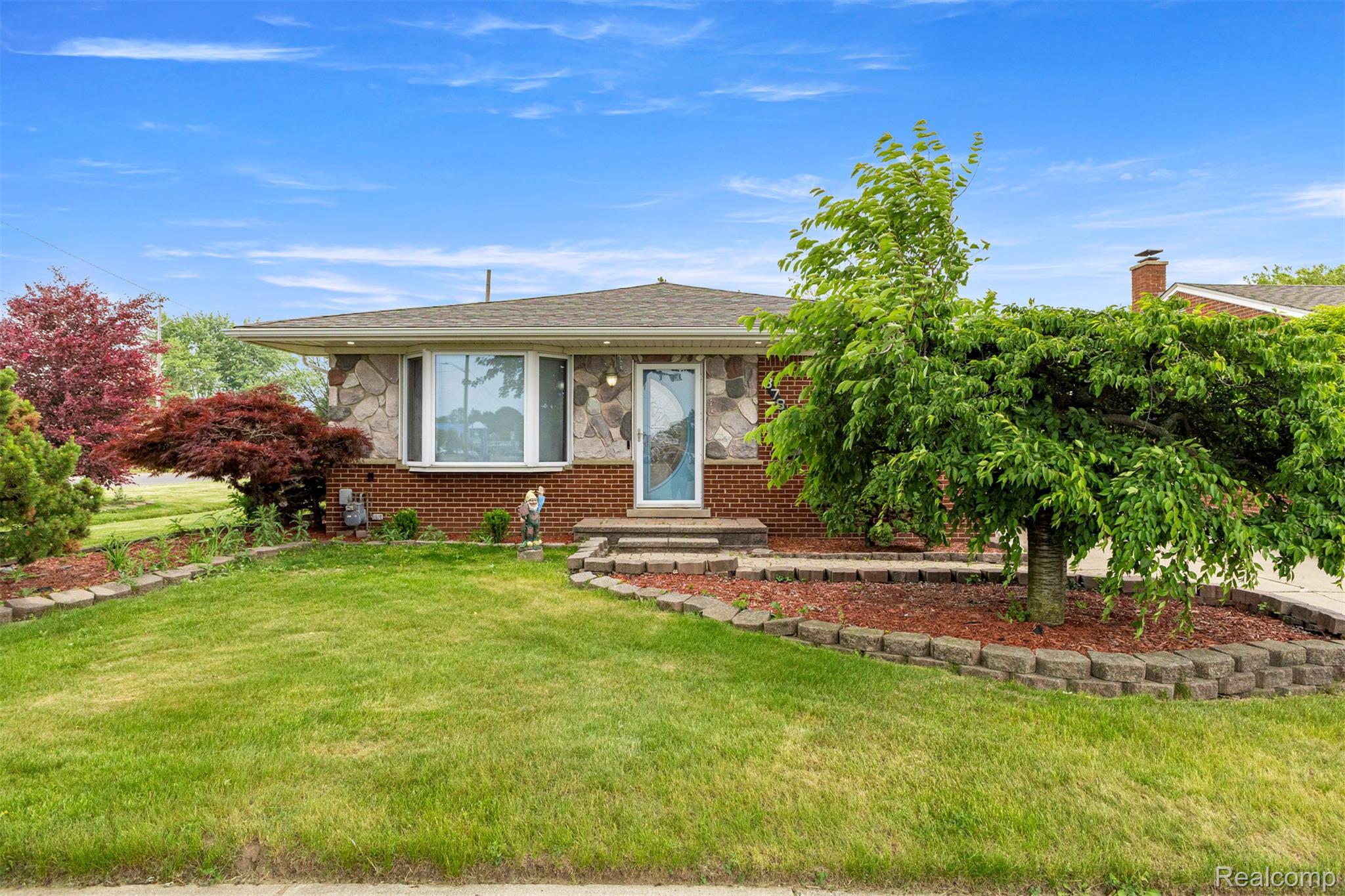 8786, Evangeline, Dearborn Heights, Michigan, 48127