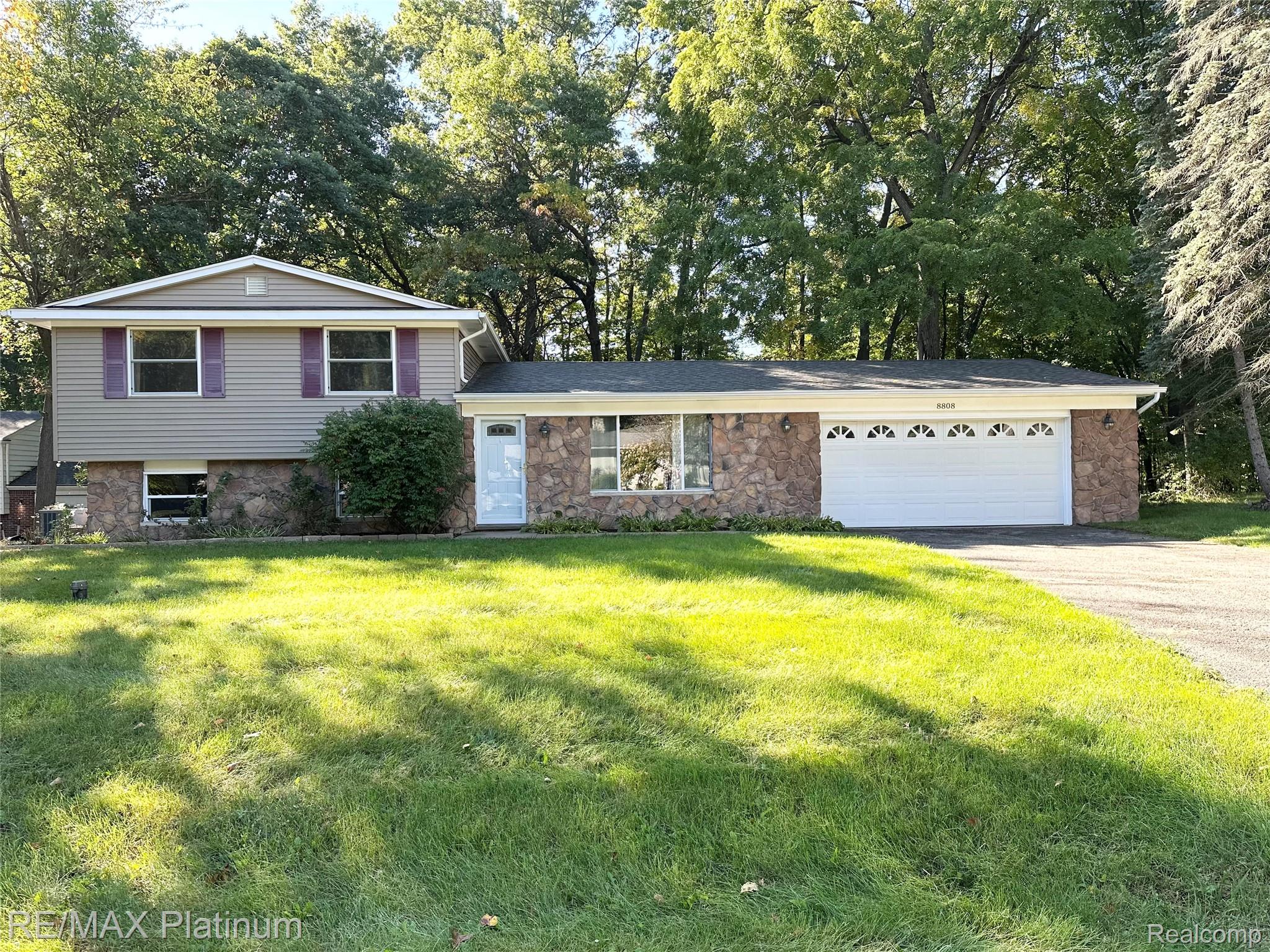 8808, Christine, Brighton, Michigan, 48114
