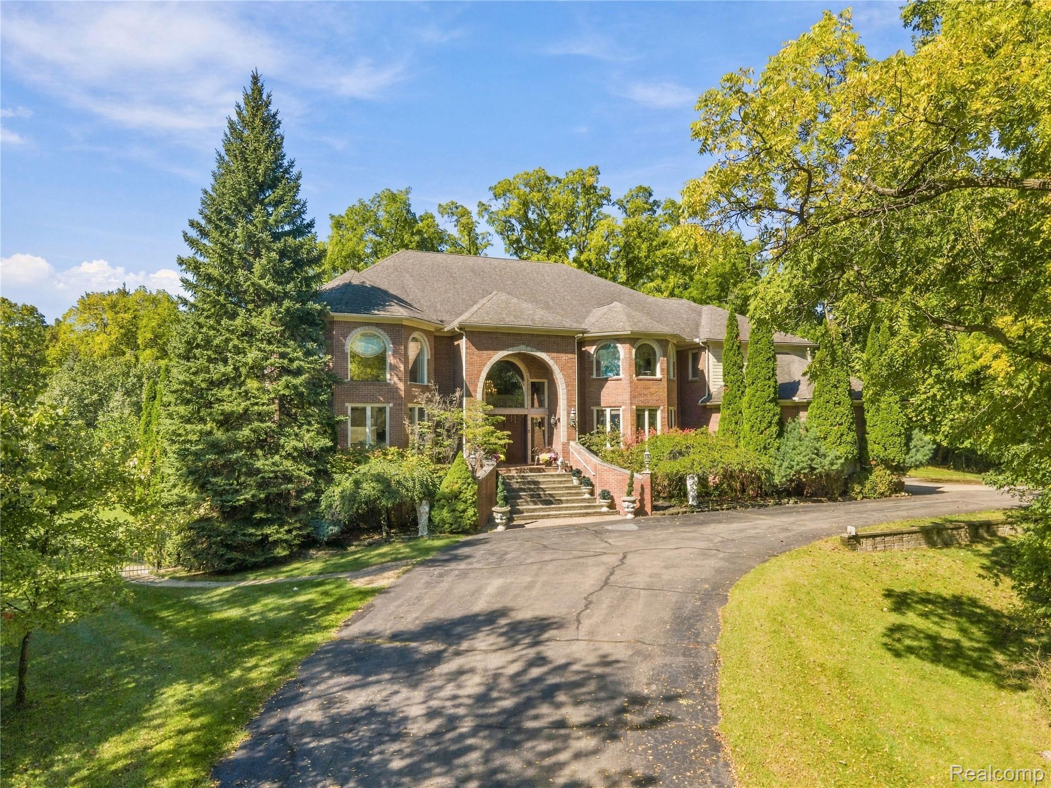 6364, Golden, West Bloomfield, Michigan, 48322