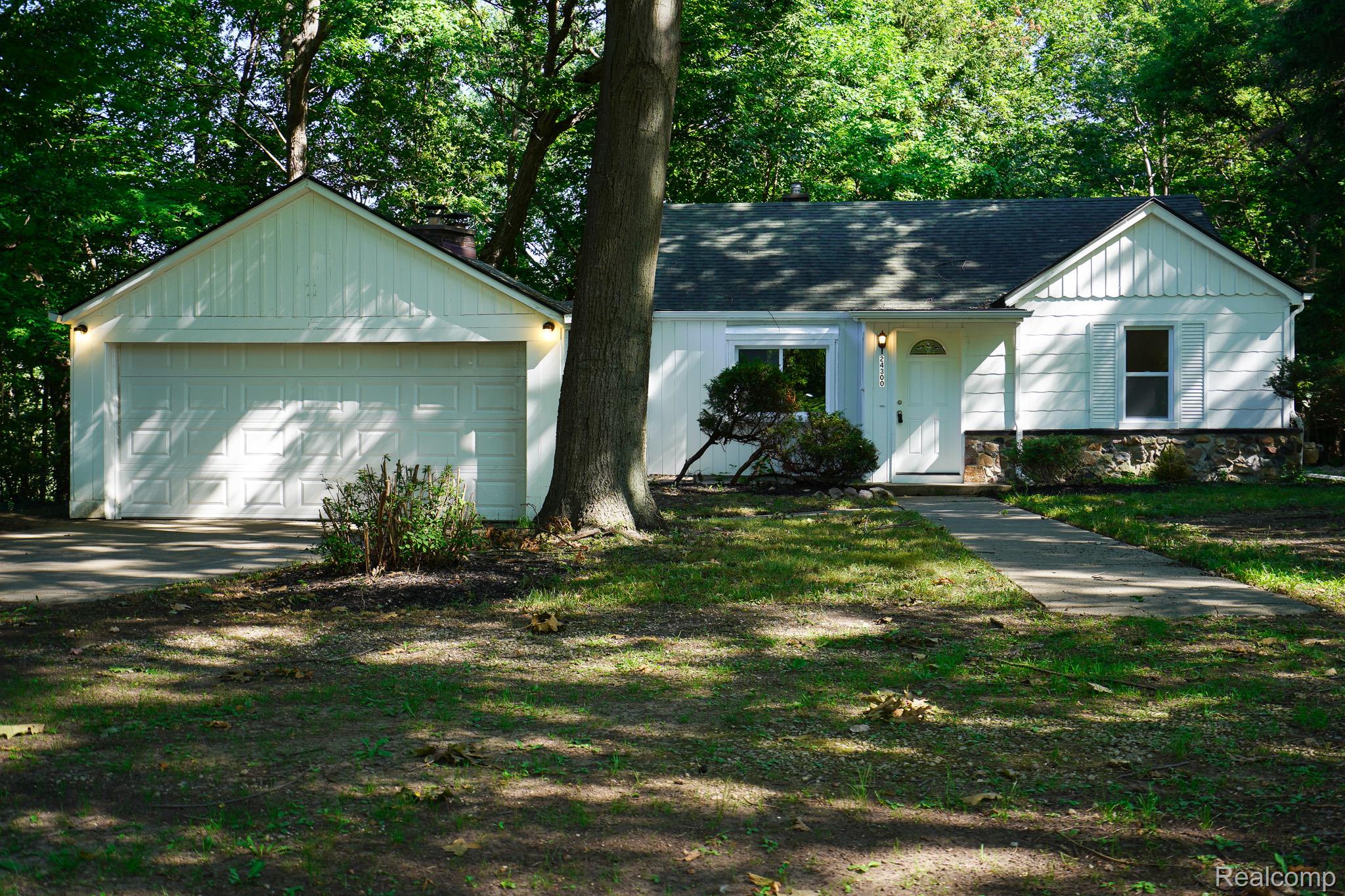 24300, Simmons, Southfield, Michigan, 48033