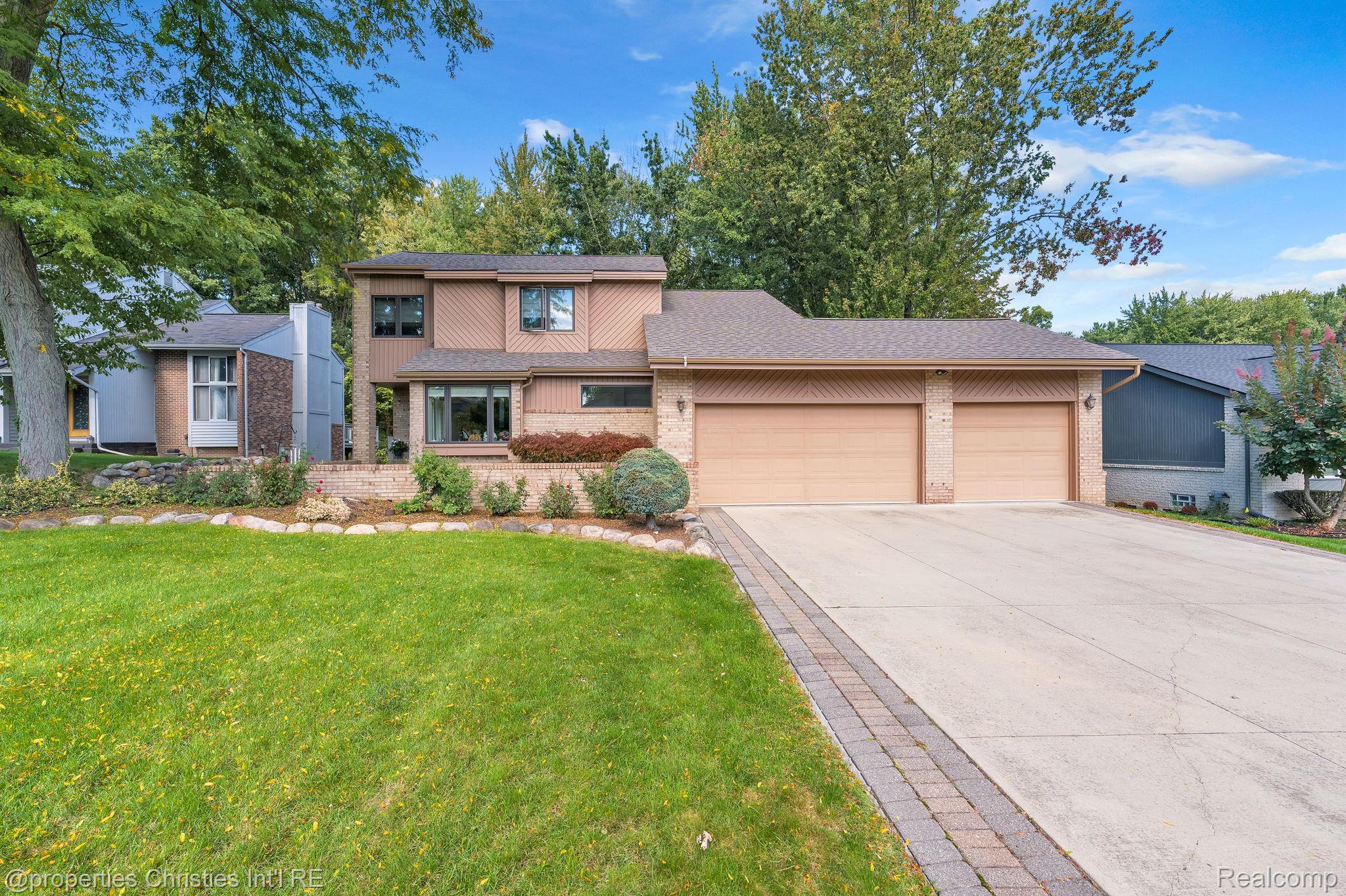 7566, Ashburton, West Bloomfield, Michigan, 48322
