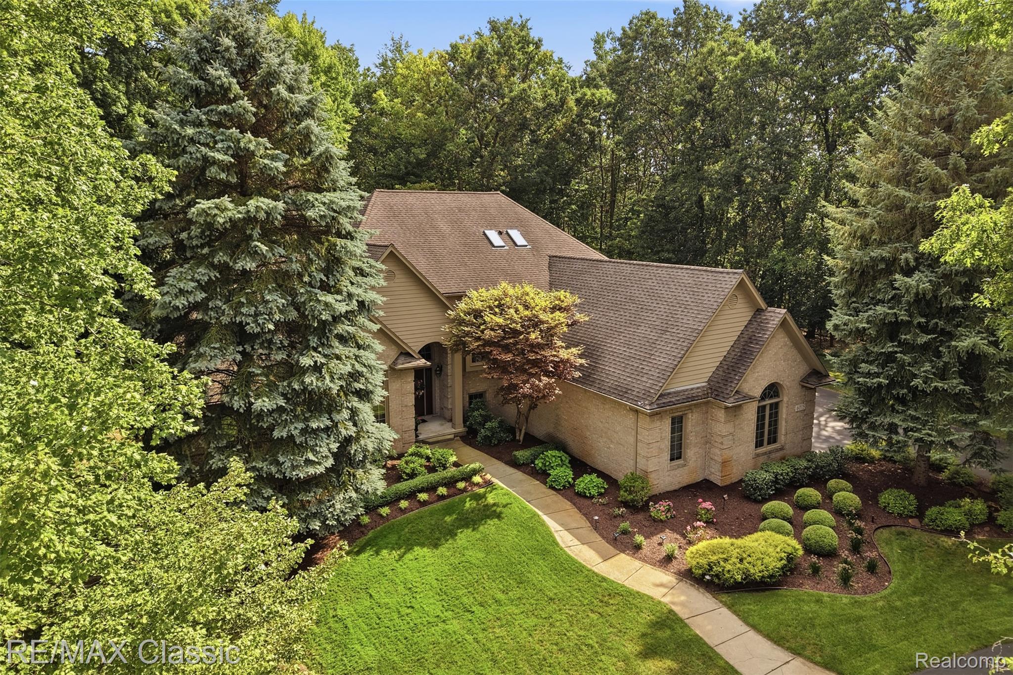 6015, Lynne Hollow, Commerce Twp, Michigan, 48382