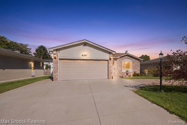 4287 Fox Hill DR
