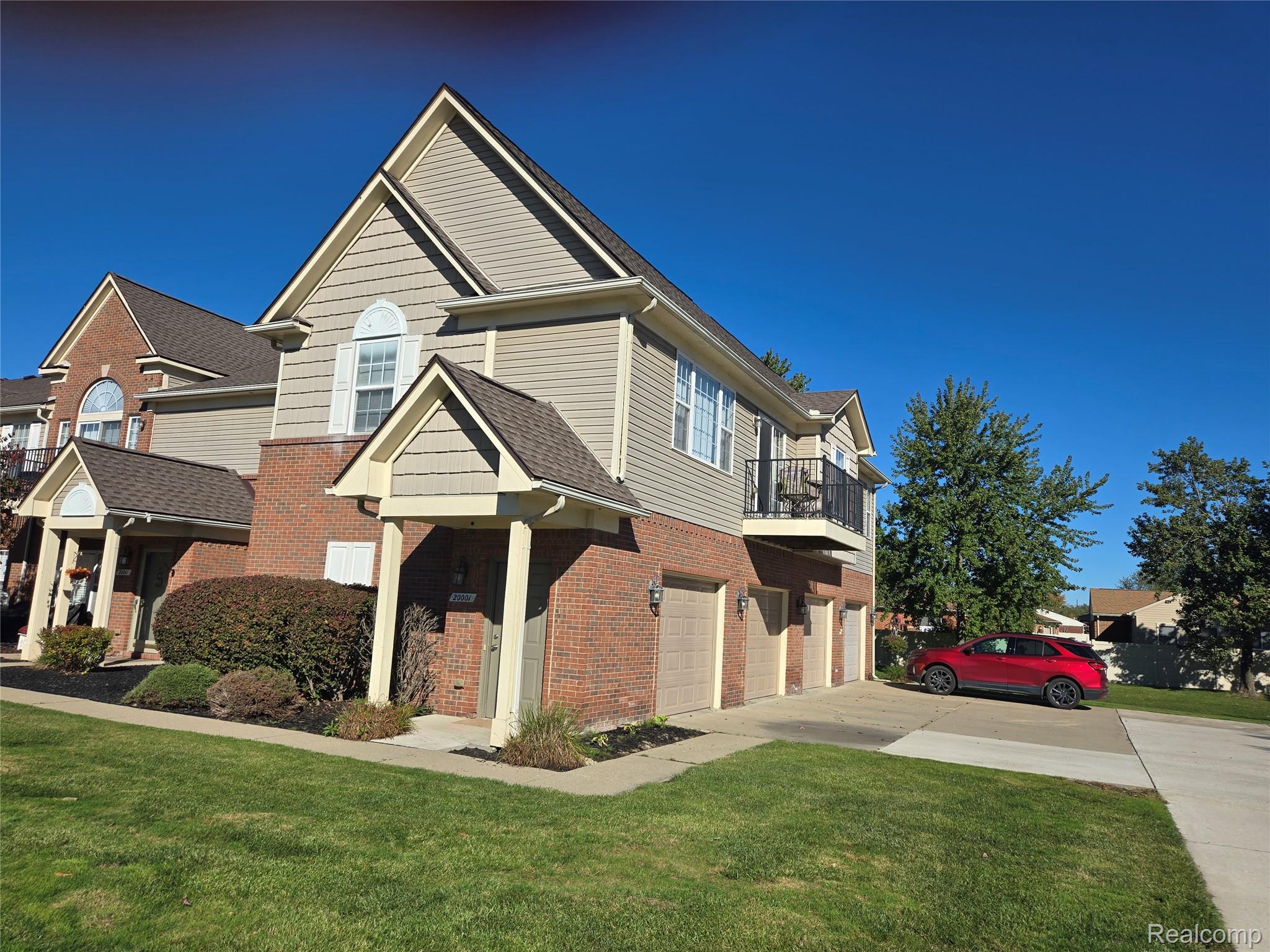 20001 Hidden Oaks DR