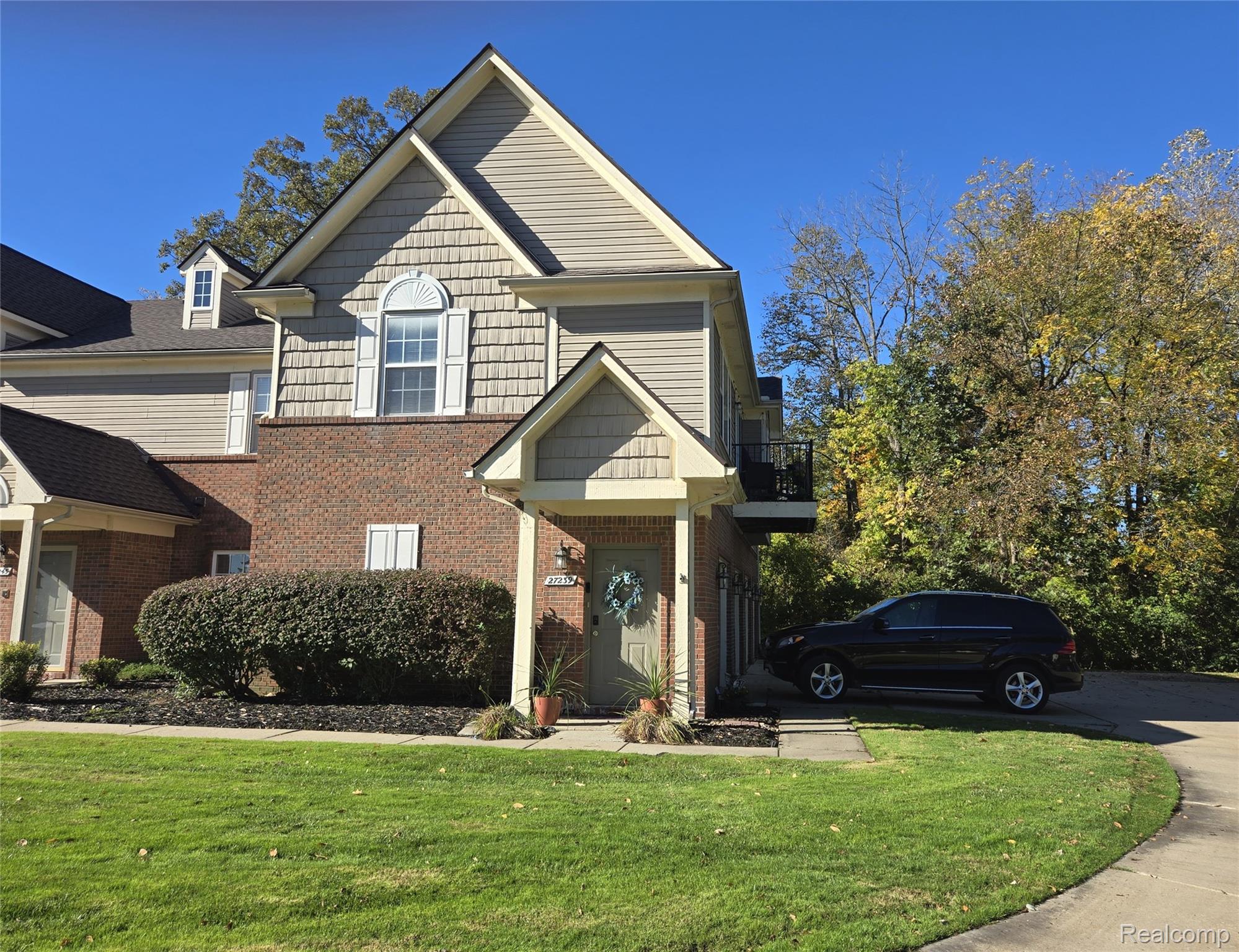 27239 Hidden Oaks DR