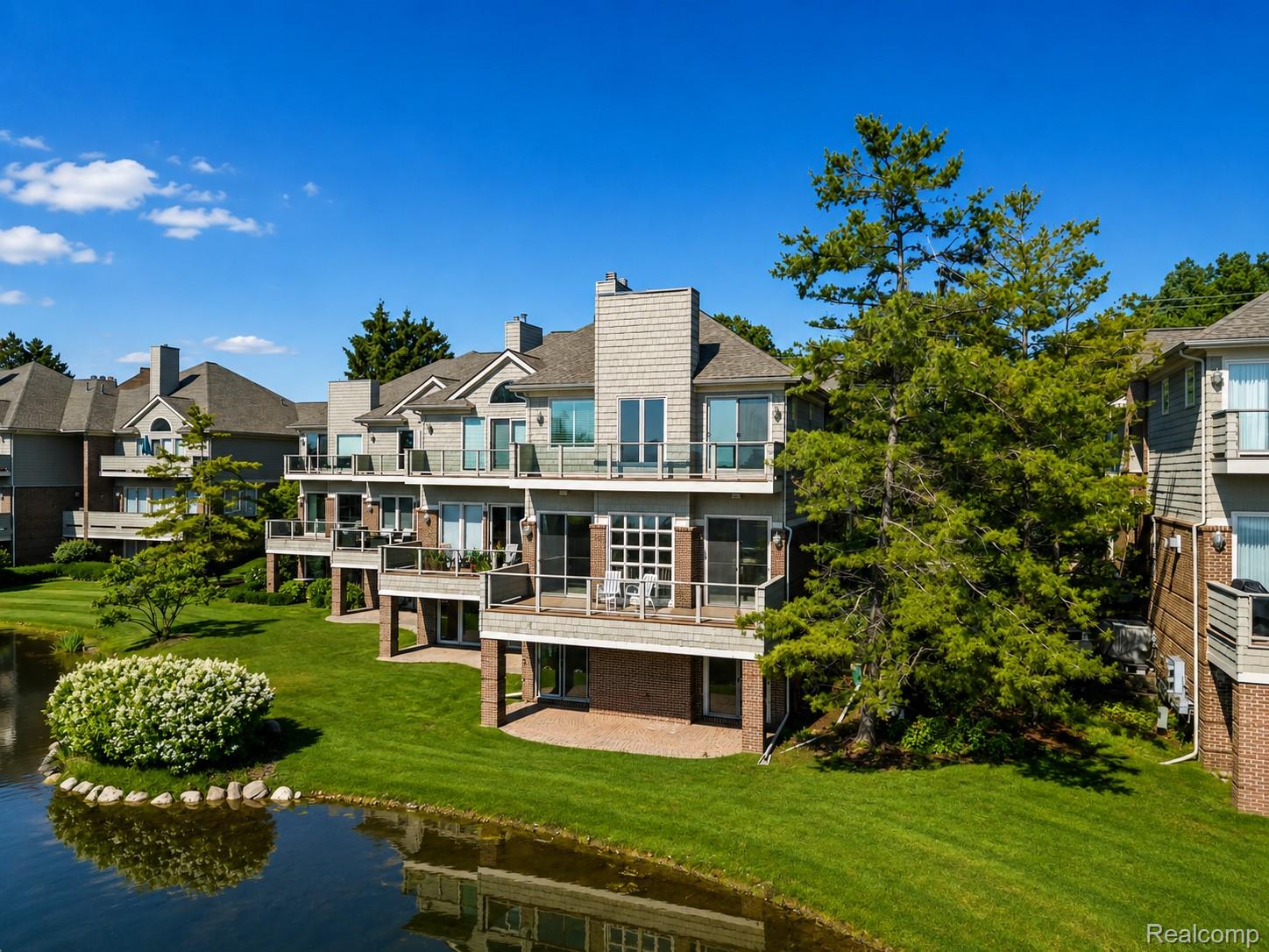 3782 PINE LAKE KNOLL DR